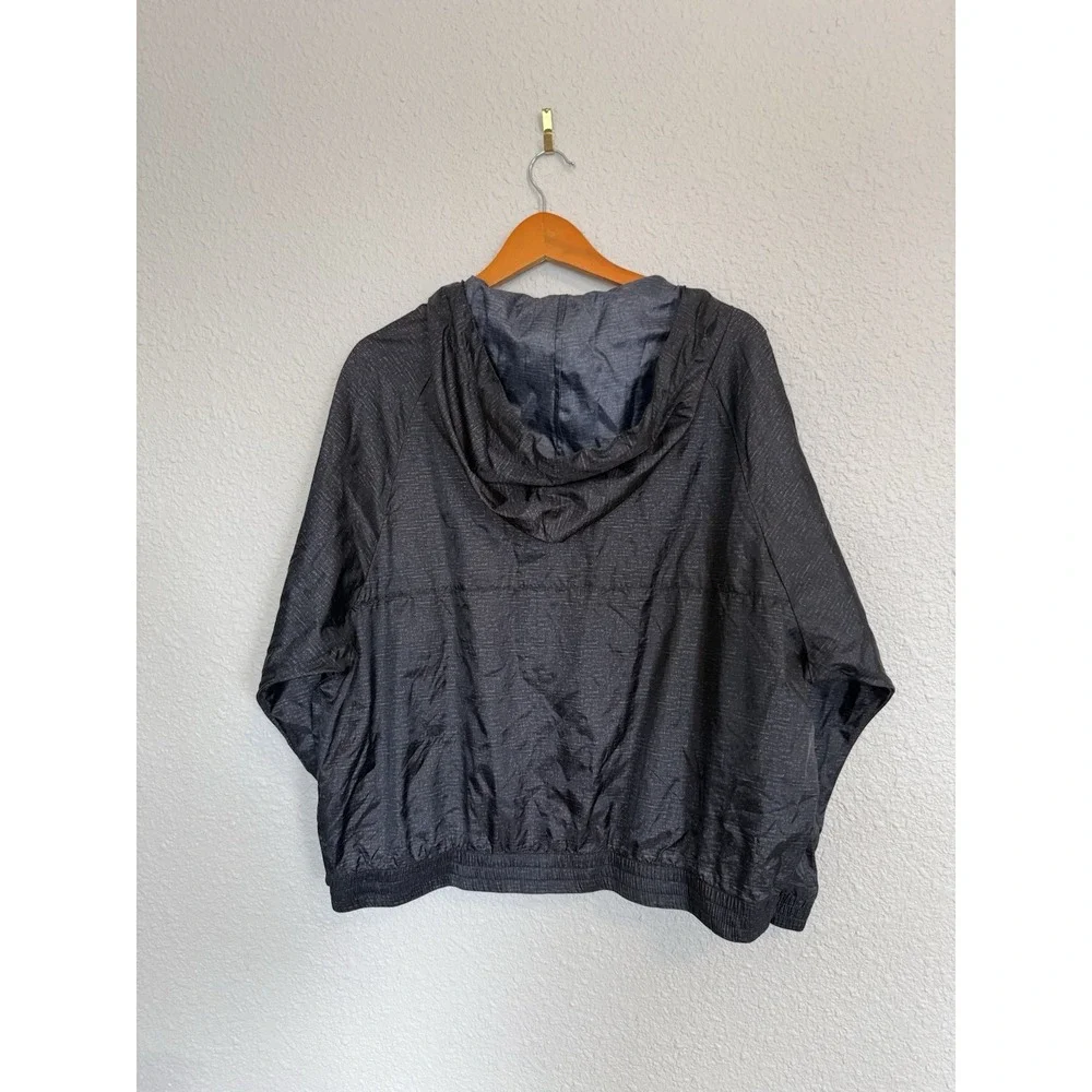 BCBGMaxAzria extremely light